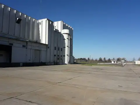 Planta industrial de 13745 m2 cub, en Moreno