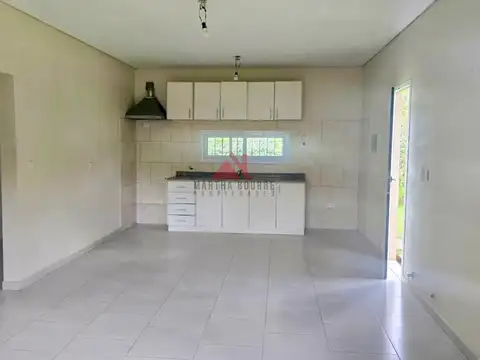 Casa 3 ambientes con 1 baño