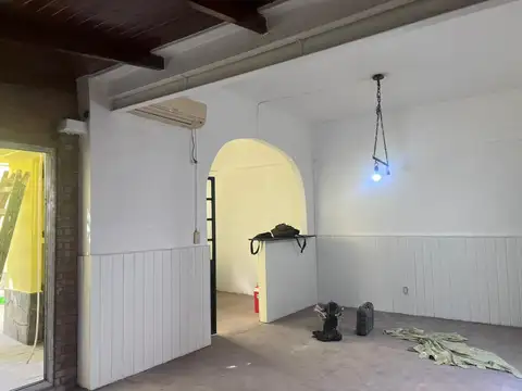 Propiedad en ALQUILER- uso comercial -Quilmes Centro