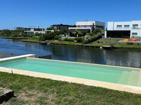 Casa al lago Ceibos, Puertos Escobar