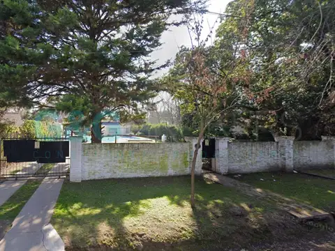 Alonso de Ercilla 3000, Parque Leloir.