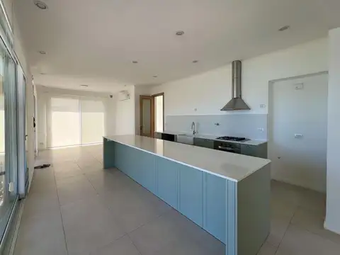 Casa en Alquiler de 3 dormitorios