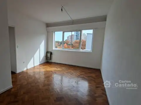 Exc. 3 Amb. Antiguo (de Época) al Contrafrente y Muy Luminoso