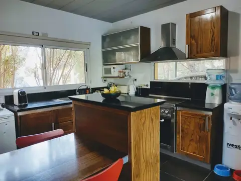 Casa en Venta con 5 cocheras