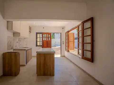 Casa 3 ambientes con 1 baño