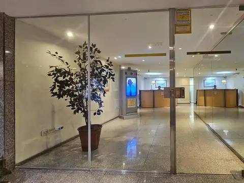 OPORTUNIDAD MONOAMBIENTE + 8 COCHERAS EN TRIBUNALES