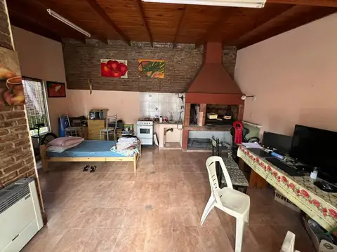 Casa 3 ambientes con 2 baños