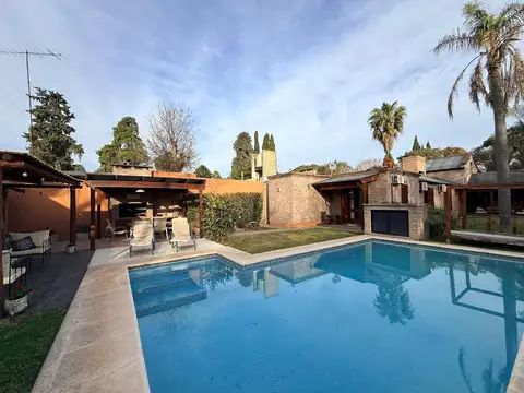 En venta Casa de estilo en Alamos del Aeroclub