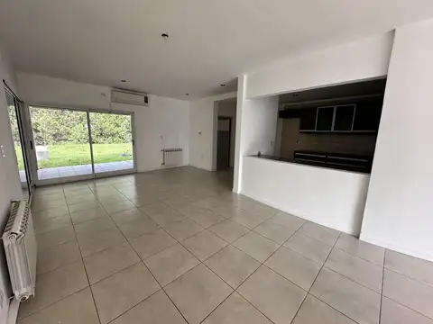 Casa de 4 ambientes con pileta