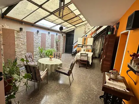 Casa 5 ambientes con 3 baños