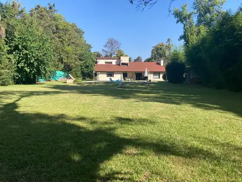 Excelente Casa en Venta con pileta Tortuguitas