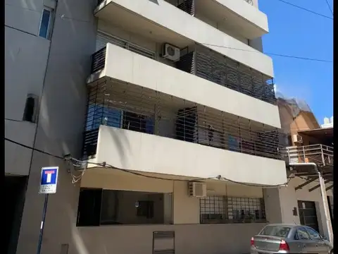 VENTA. CRESPO 300. 1 DORMITORIO CON BALCON