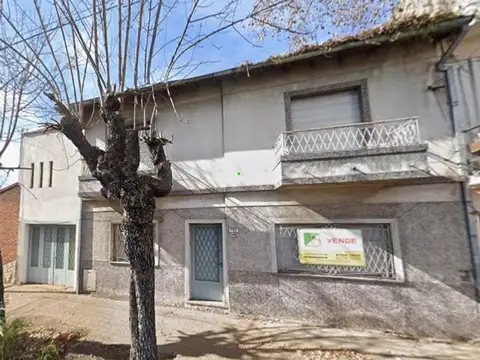 Casa 4 ambientes para 2 Flias. con garage