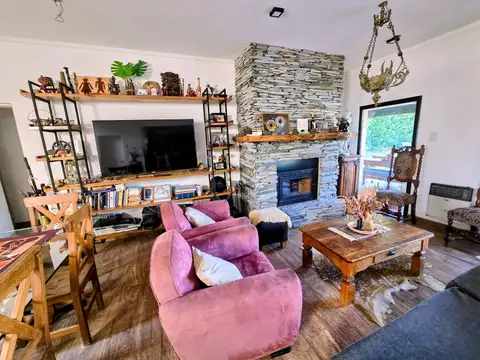 Casa en Venta con 2 cocheras