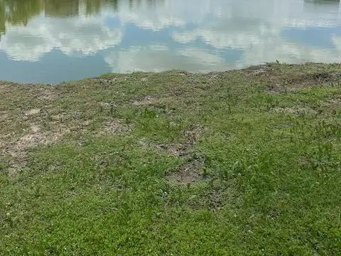 VENTA LOTE  CON LAGUNA en San Sebastian AREA 10