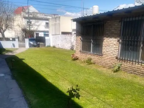 AV. RIVADAVIA 2000