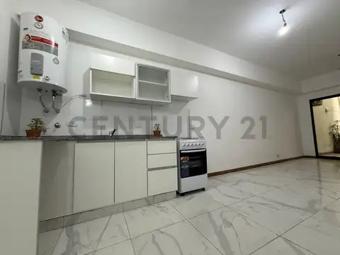 Alquiler monoambiente con patio y servicios incluidos - Almagro