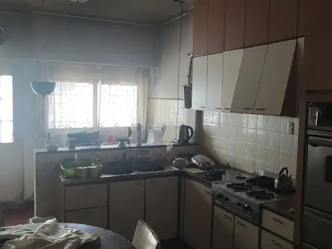 Venta casa Haedo 5 ambientes
