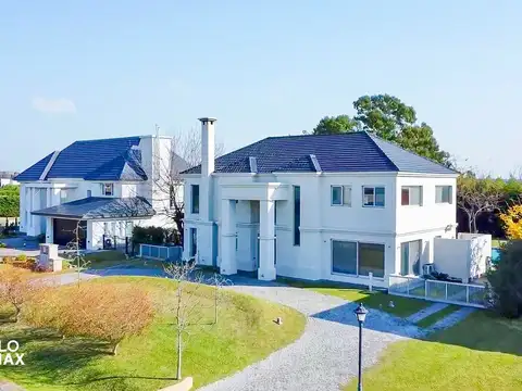 Casa en Venta Lomas de City Bell pileta y quincho