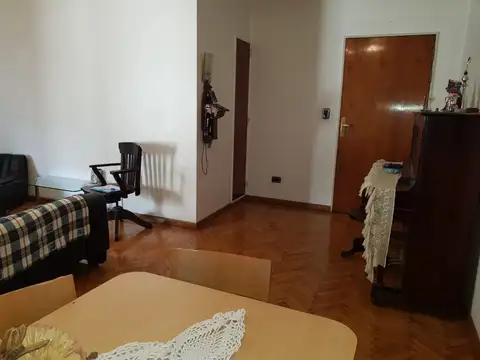 Avenida Rivadavia 6300, Piso 5