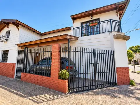 Casa en venta Ramos Mejía con Local comercial
