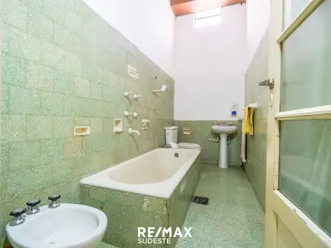 Venta propiedad para oficinas/consultorios + dpto