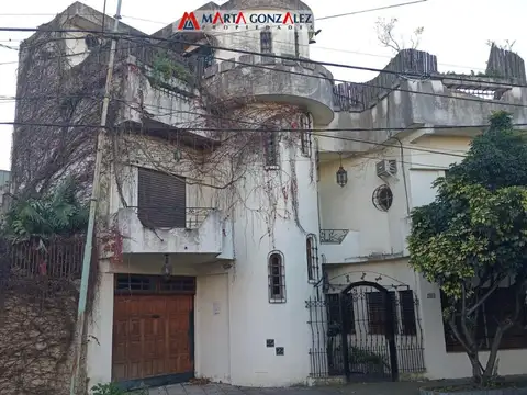 VILLA SARMIENTO CASA EN VENTA TRES DORMITORIOS COCHERA