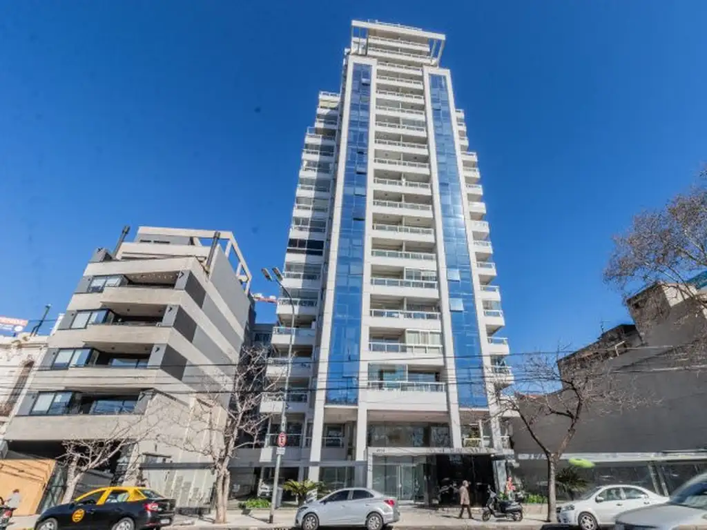 Av Diaz Velez 4900 , Piso 2