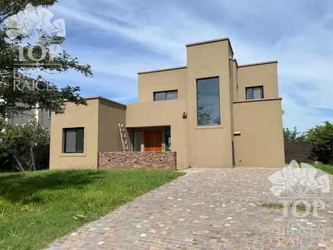 Casa en El Canton al agua