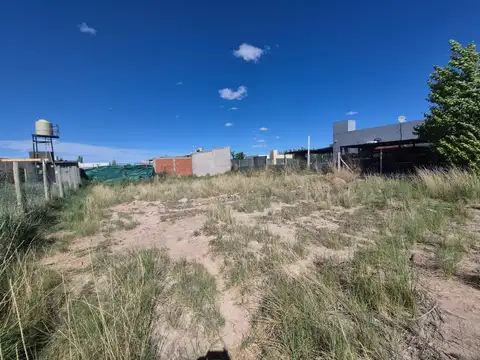Terreno en Venta 27  mts Fondo