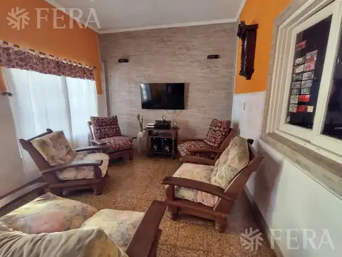 Casa 3 ambientes con 2 baños