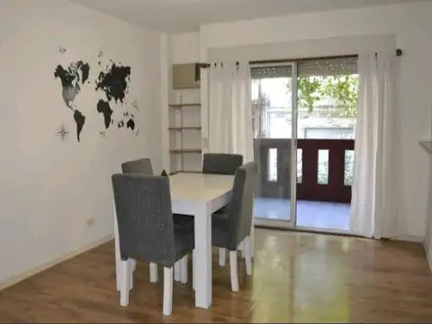 Departamento de 1 ambiente al frente con balcón, 36 metros totales, en una edificación de 26 años de antigüedad