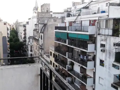 Cbte. de los Pozos al 400 - Monoambiente en alquiler, Barrio de Congreso - C/balcón, al frente!