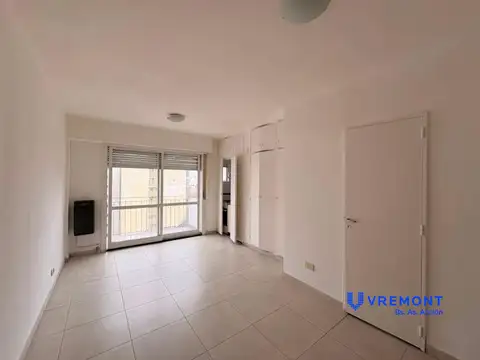 Cbte. de los Pozos al 400 - Monoambiente en alquiler, Barrio de Congreso - C/balcón, al frente!