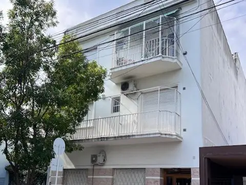 Venta Departamento de 3 amb en Villa Pueyrredón.