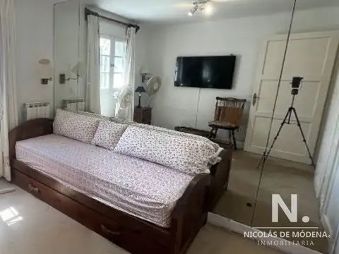 Casa 6 ambientes con 5 baños