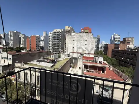 Venta departamento 3 ambientes amplio con balcón