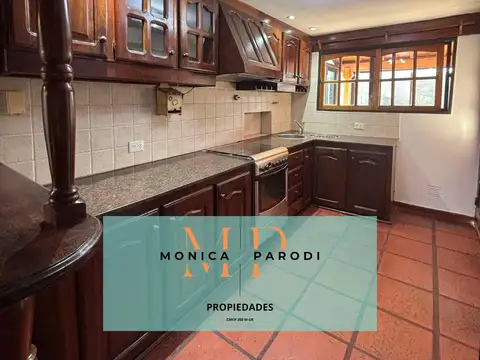 Casa en Alquiler con 2 cocheras