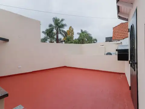 Depto Tipo Casa en Venta en Flores, USD 240.000
