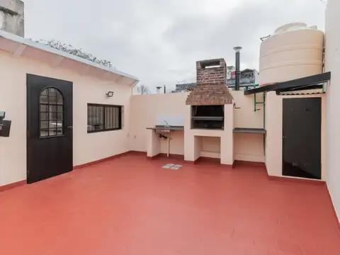 PH tipo casa 4 ambientes sin expensas terraza parrilla Flores