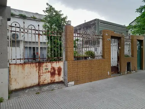 Montiel 2400 , Piso PB