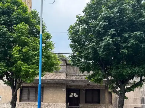 VENTA CASA 3 DORMITORIOS A REFACCIONAR