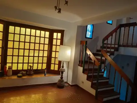 Depto Tipo Casa 4 ambientes con 2 baños