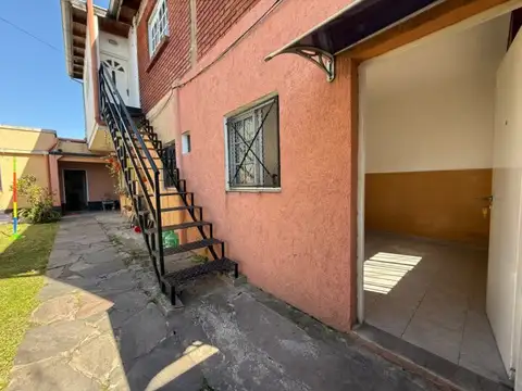 Parana 1445 , Piso 0