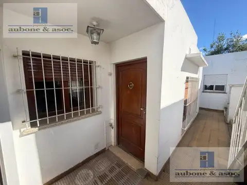 Casa 5 ambientes con 1 baño