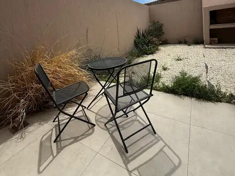 OPENHOUSE OFRECE a la Venta Hermoso duplex amoblado en el Complejo La Cava, de Lujan de Cuyo.