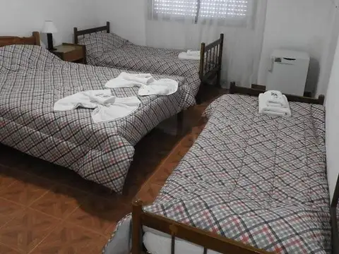 HOTEL EN VENTA- VILLA GESELL 24 HABITACIONES BAR DESAYUNADOR -SALA DE ESTAR a 80 mts del Mar