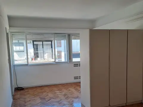 Pena 2000, Piso 8