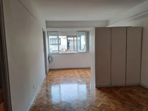 MONOAMBIENTE AL FRENTE MUY LUMINOSO EN VENTA EN RECOLETA