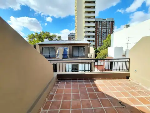 Venta Hermoso PH 2 Ambientes con Baño, Toilette y Gran Balcón en Dúplex. Coghlan. Apto Profesional